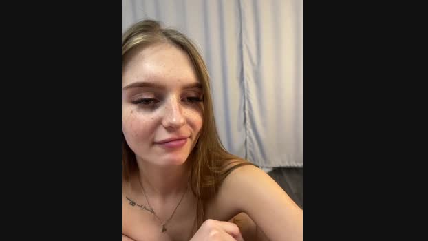 lovelly_molly StripChat Female 06-03-2025