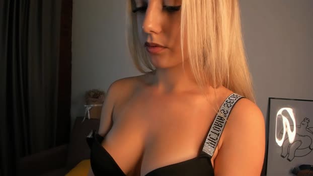 LillaMann StripChat Female 07-03-2025