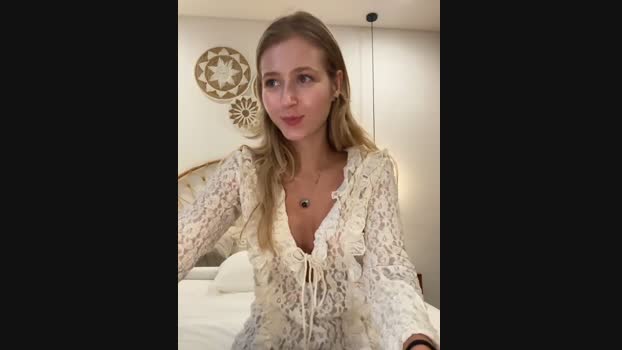 LunaRase StripChat Female 08-03-2025