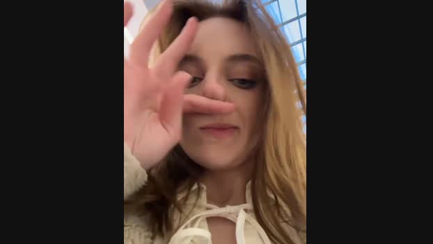 -AngelAri- StripChat Female 09-03-2025