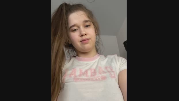 HornyGirlH StripChat Female 08-03-2025