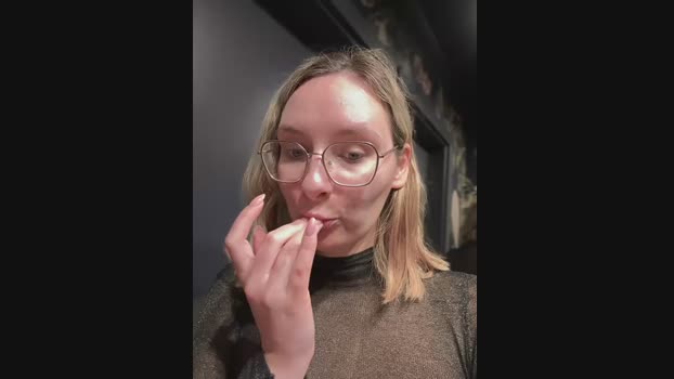 The_Snowwhitee StripChat Female 09-03-2025