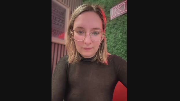 The_Snowwhitee StripChat Female 09-03-2025