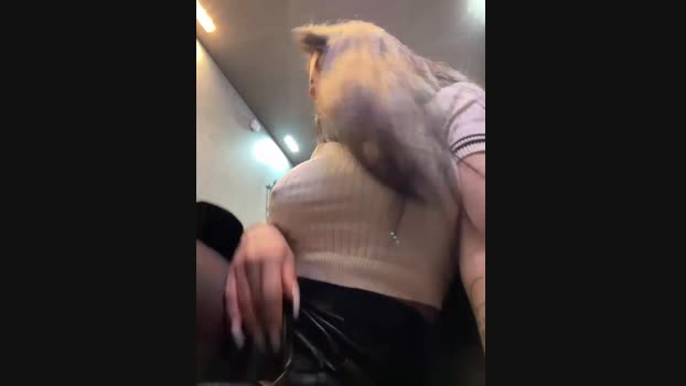 Wet__Bunny StripChat Female 08-03-2025