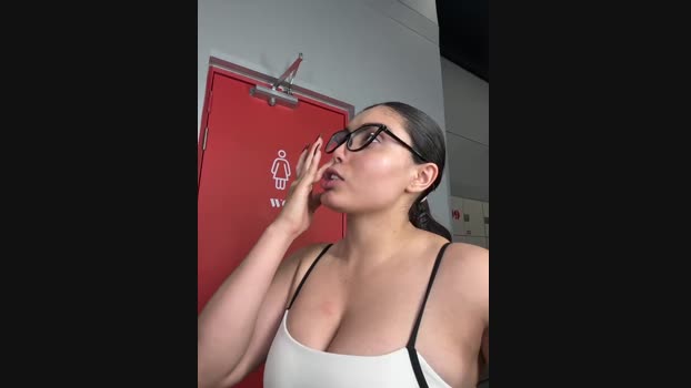 zui_lu StripChat Female 08-03-2025