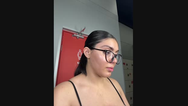zui_lu StripChat Female 08-03-2025
