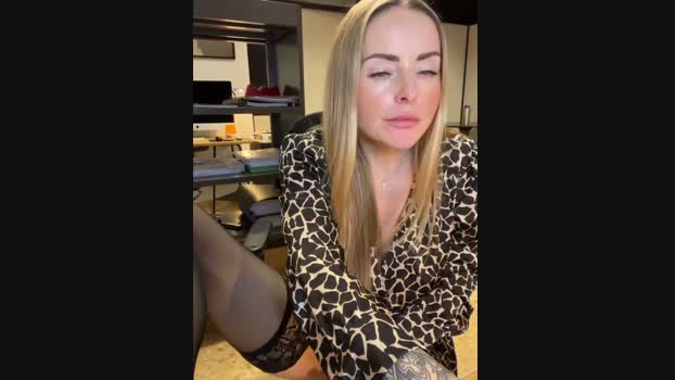 EmaSalis StripChat Female 10-03-2025