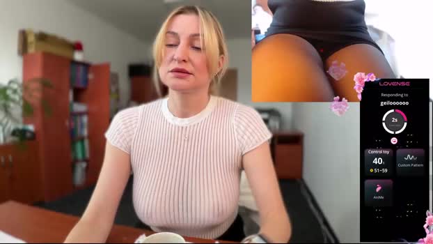 legsLONG StripChat Female 10-03-2025