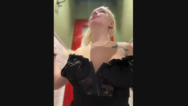 Milkyy_wway StripChat Female 11-03-2025