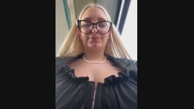 Milkyy_wway StripChat Female 11-03-2025