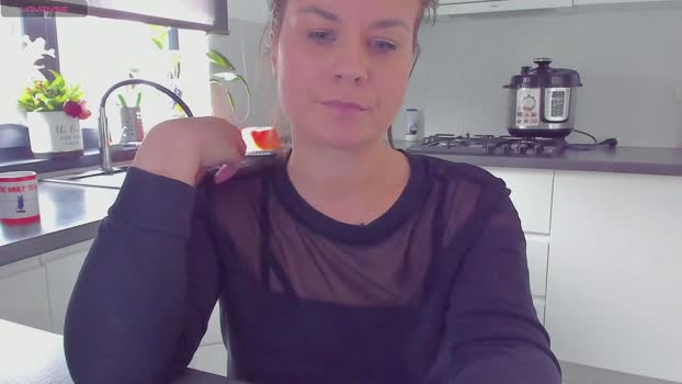 SerenaSantos MyFreeCams Female 11-03-2025