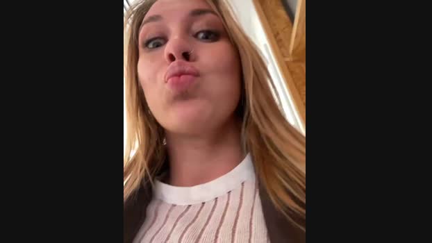 Sweet___Emily StripChat Female 11-03-2025