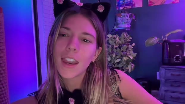 oliviahansleyy Chaturbate Female 10-03-2025