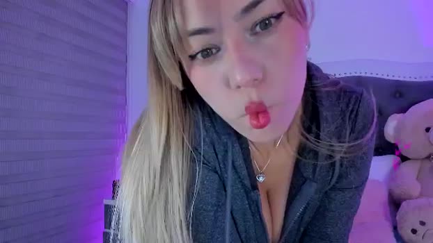 SweetMar23 MyFreeCams Female 11-03-2025