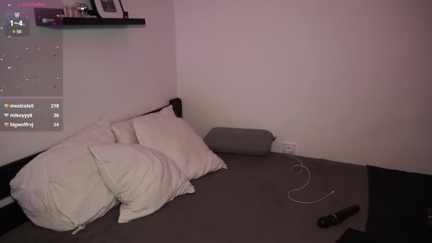 Busty_Cristal MyFreeCams Female 12-03-2025