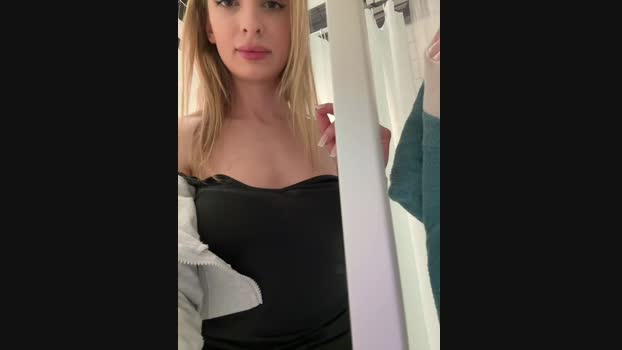 EvieEvans StripChat Female 13-03-2025