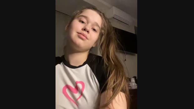 HornyGirlH StripChat Female 13-03-2025