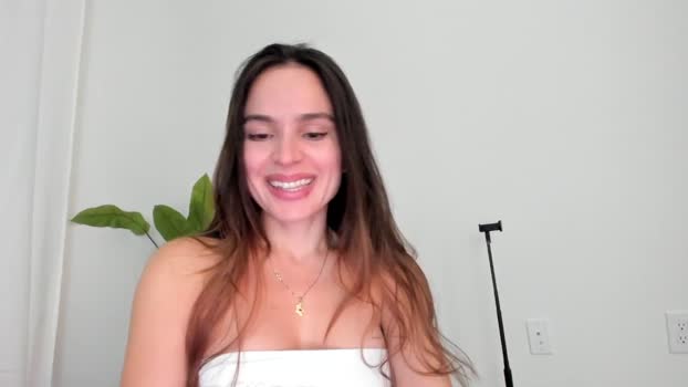 Lauravall MyFreeCams Female 14-03-2025