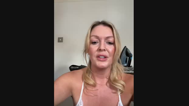hotmilfbitch StripChat Female 16-03-2025