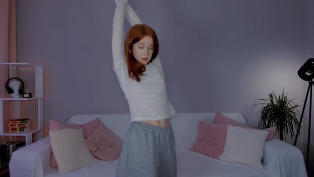 leahsthetics Chaturbate Female 16-03-2025