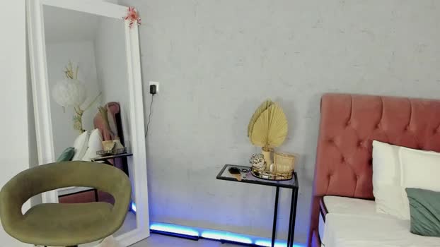 FoxyLarysa MyFreeCams Female 23-03-2025