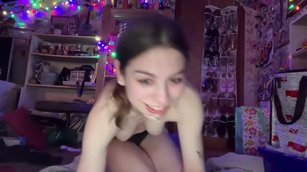 destinyluvvvv Chaturbate Female 27-03-2025