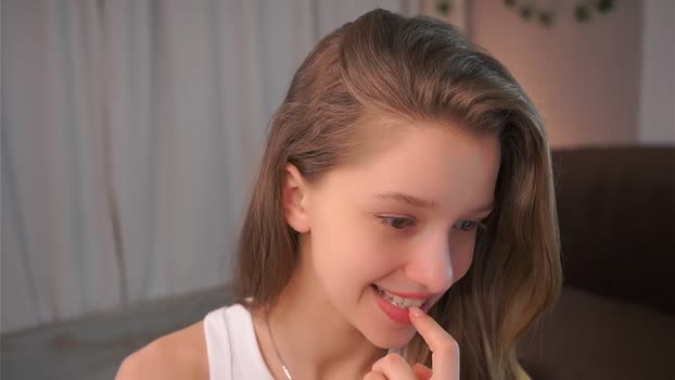 little_poetry Chaturbate Female 27-03-2025