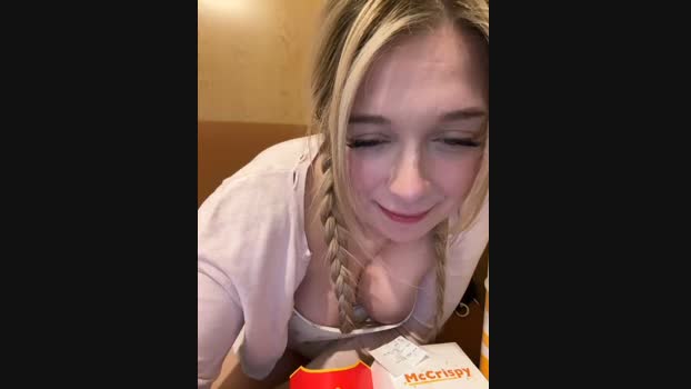 CherryAuroraa StripChat Female 28-03-2025