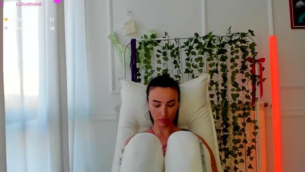 AlyssiaKENT1 MyFreeCams Female 31-03-2025