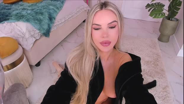 MayaDi_ MyFreeCams Female 01-04-2025