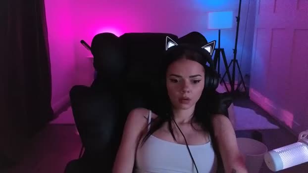 ezra Chaturbate Female 02-04-2025