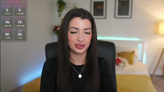 Julia_Roca MyFreeCams Female 04-04-2025