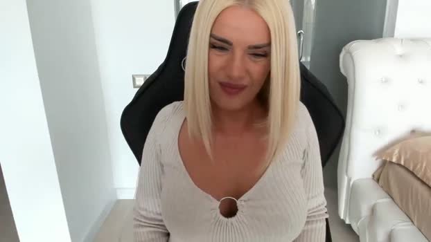 Allesia_ MyFreeCams Female 05-04-2025