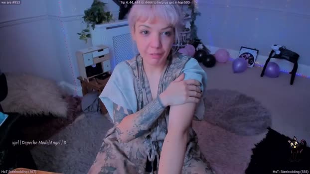 LunaWolfie MyFreeCams Female 05-04-2025