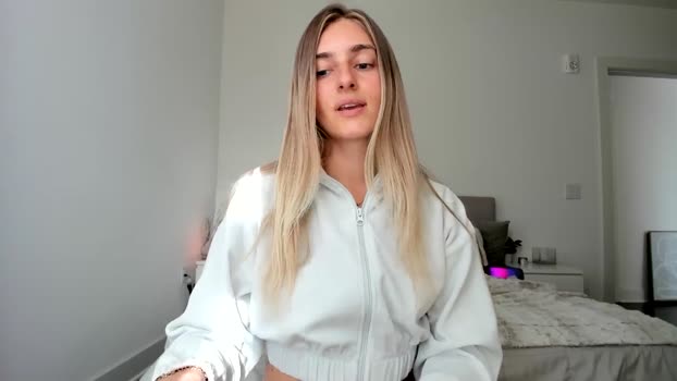 Vodka_Queen MyFreeCams Female 04-04-2025