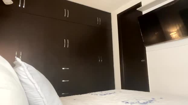 Missbaby8 MyFreeCams Female 08-04-2025