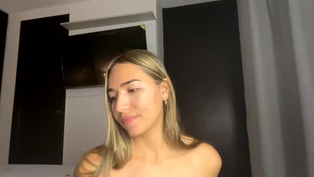 Missbaby8 MyFreeCams Female 08-04-2025