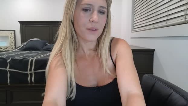 blond_milf MyFreeCams Female 08-04-2025