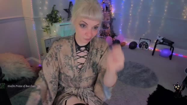 LunaWolfie MyFreeCams Female 08-04-2025