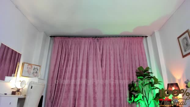 Miss__Elena MyFreeCams Female 09-04-2025