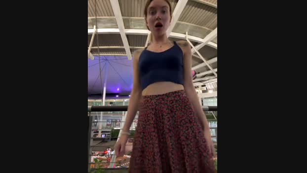 Miss_Elfie StripChat Female 10-04-2025