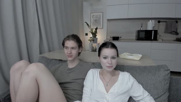 yourher0in Chaturbate Couple 09-04-2025