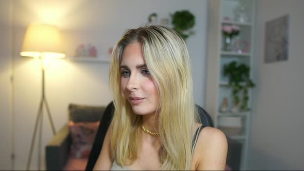 Catecrago_ MyFreeCams Female 10-04-2025