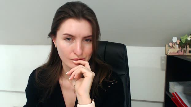 EmilysBack MyFreeCams Female 11-04-2025