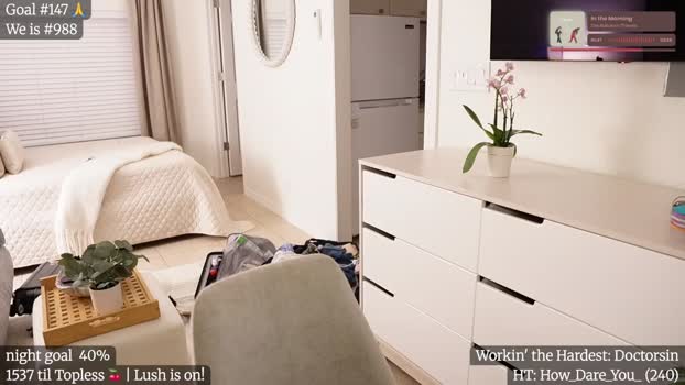 Gia_Hill MyFreeCams Female 12-04-2025