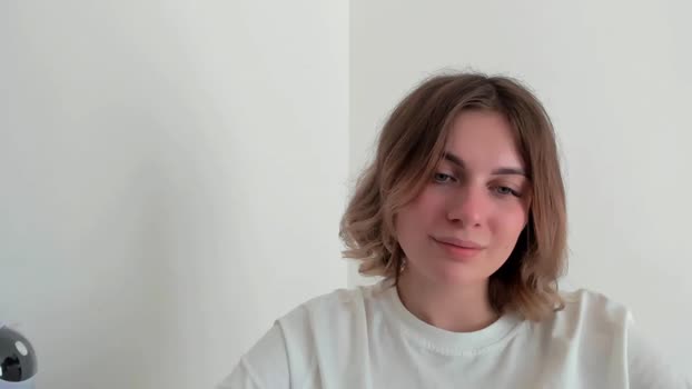 EarlyyBird MyFreeCams Female 14-04-2025