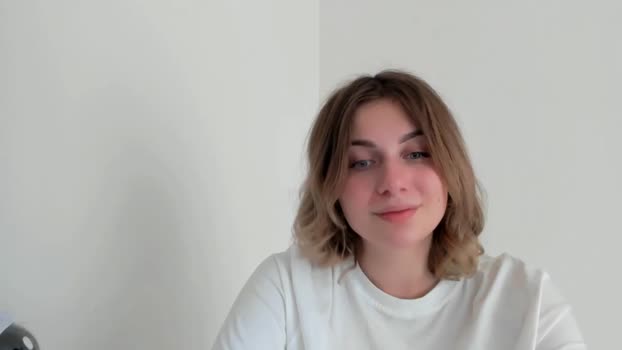 EarlyyBird MyFreeCams Female 14-04-2025