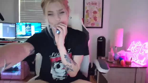 DuckChan0 MyFreeCams Female 14-04-2025