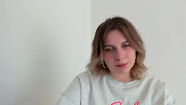 EarlyyBird MyFreeCams Female 15-04-2025