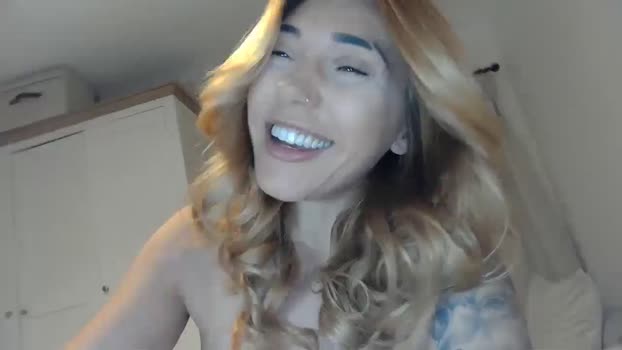 EnglishRose3 MyFreeCams Female 15-04-2025